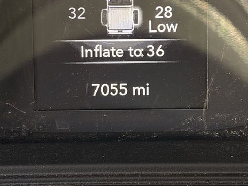 Certified 2025 Jeep Gladiator Sport image 18