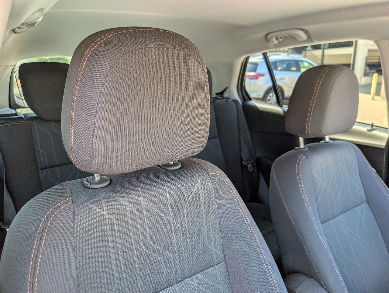 Used 2018 Chevrolet Trax LT w/ LPO, Cargo Package FWD image 3