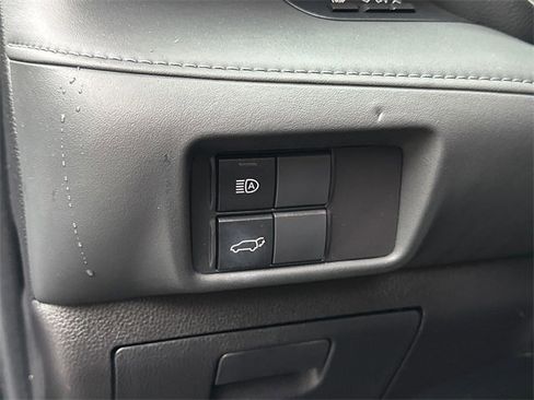 Certified 2023 Toyota Highlander XLE image 21