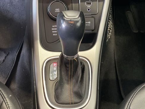 Used 2018 Jeep Compass Latitude w/ Popular Equipment Group AWD/4WD image 22