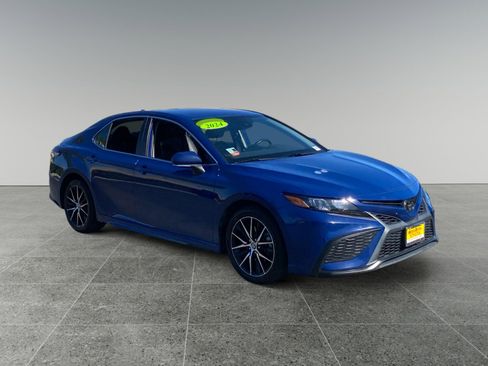 Used 2024 Toyota Camry SE image 7