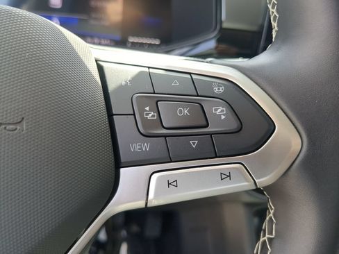 Certified 2025 Volkswagen Taos S FWD image 25