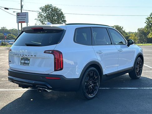 Used 2022 Kia Telluride SX w/ SX Prestige Package image 8