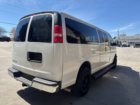 Used 2020 Chevrolet Express 3500 LT w/ LT Preferred Equipment Group RWD image 5