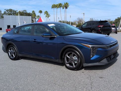 Used 2025 Kia K4 LXS image 2