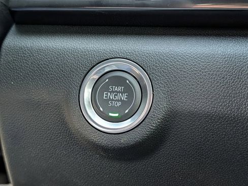 New 2026 GMC Terrain AT4 w/ LPO, Black Badging Package AWD/4WD image 16