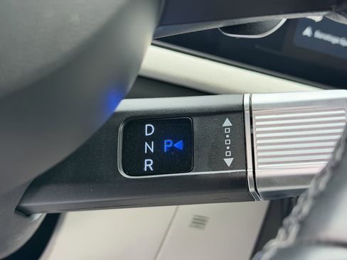 Used 2025 Hyundai Tucson Limited image 23