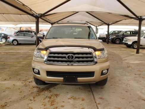 Used 2010 Toyota Sequoia Limited image 2