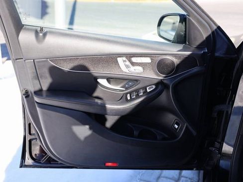 Used 2022 Mercedes-Benz GLC 300 4MATIC image 13