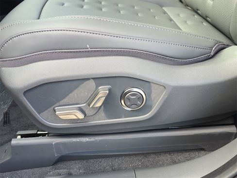 New 2026 Kia EV9 Wind image 21