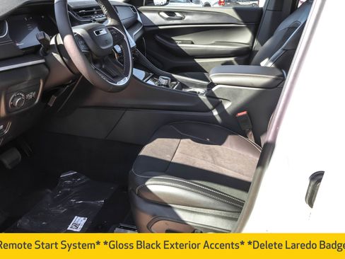 New 2025 Jeep Grand Cherokee L Altitude image 5