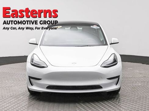 Used 2023 Tesla Model 3 Standard Range image 2