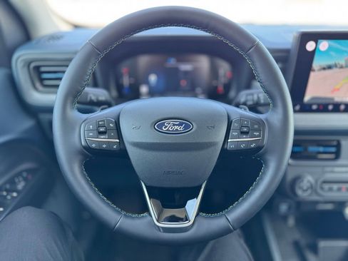 Used 2025 Ford Maverick Lobo image 4