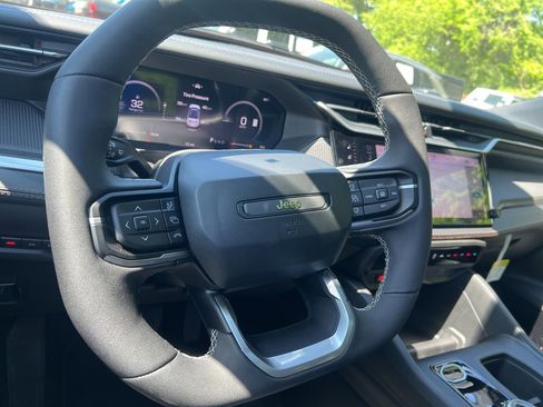 New 2026 Jeep Cherokee Overland w/ Advanced Pro Tech Group AWD/4WD image 24