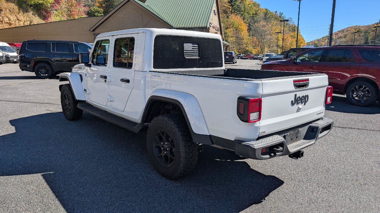 Used 2025 Jeep Gladiator Sport AWD/4WD image 5
