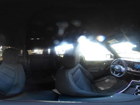 Used 2025 Chevrolet Equinox LT FWD image 37