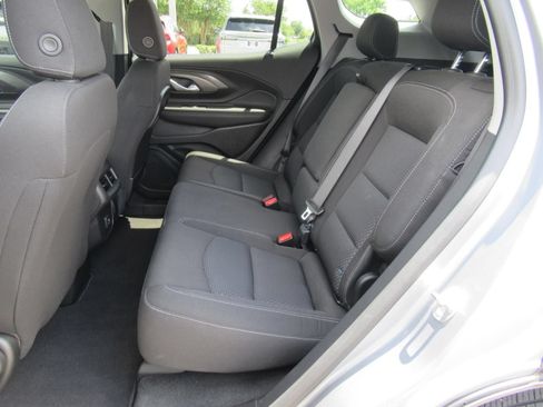 Used 2024 GMC Terrain SLE FWD image 34
