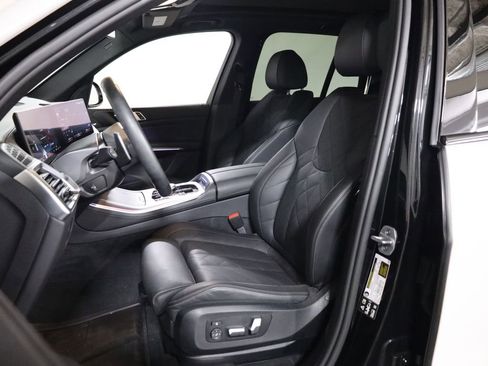Used 2025 BMW X5 xDrive40i w/ M Sport Package AWD/4WD image 39