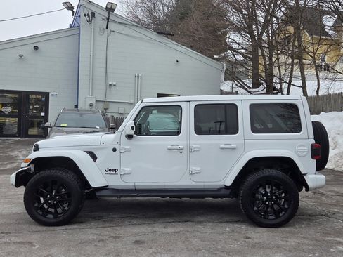 Used 2021 Jeep Wrangler Unlimited Sahara image 3