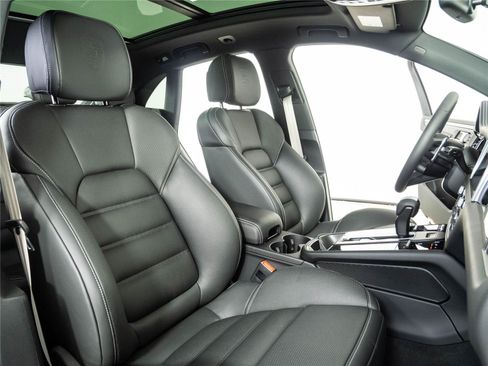 New 2026 Porsche Macan S AWD/4WD image 24