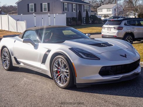 Used 2015 Chevrolet Corvette Z06 w/ 3LZ Preferred Equipment Group image 15
