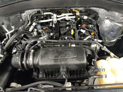 Used 2020 Ford Explorer XLT w/ Equipment Group 202A image 30