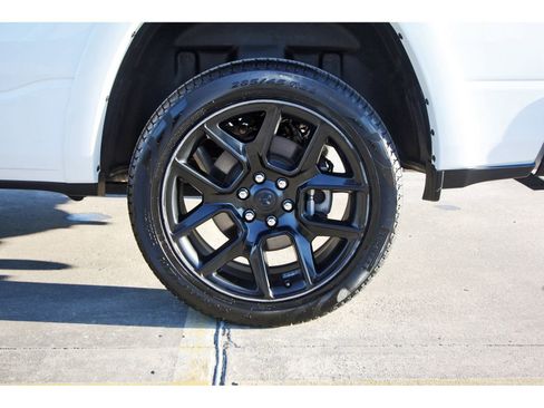 Used 2022 RAM 1500 Laramie image 31