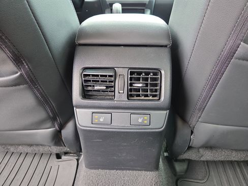 Used 2016 Subaru Outback 2.5i Limited image 12