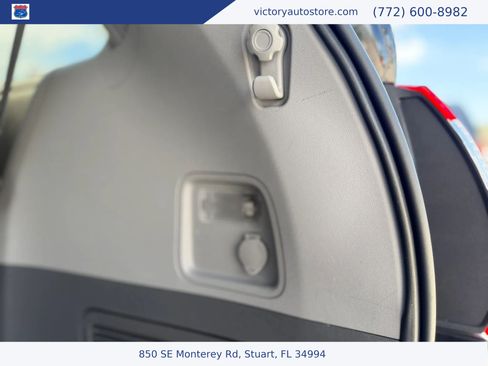 Used 2019 Toyota Sienna LE FWD image 48
