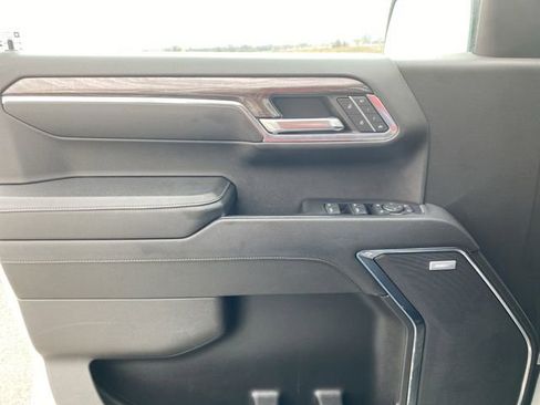 Used 2023 Chevrolet Silverado 1500 LTZ image 32