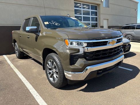 Used 2023 Chevrolet Silverado 1500 LT AWD/4WD image 3