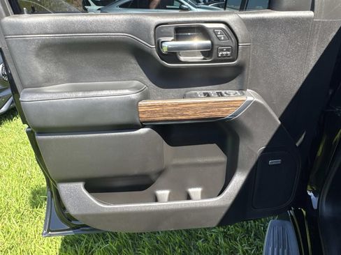Used 2020 Chevrolet Silverado 1500 High Country AWD/4WD image 19