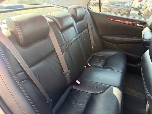 Used 2002 Lexus ES 330 w/ Premium Pkg FWD image 24