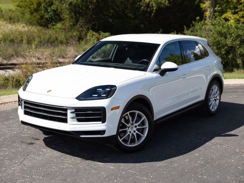 Used 2024 Porsche Cayenne image 4