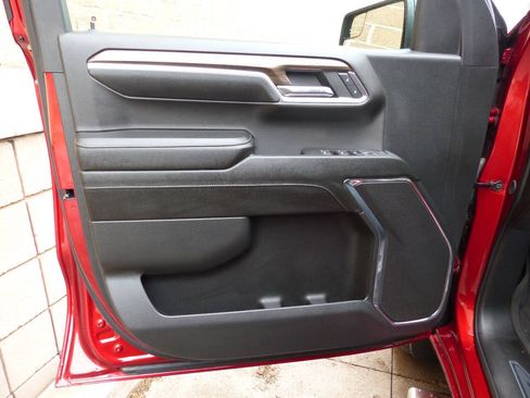 Used 2024 Chevrolet Silverado 1500 RST AWD/4WD image 33