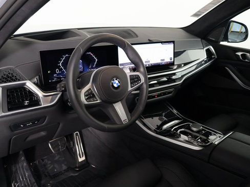 Used 2025 BMW X5 xDrive40i w/ M Sport Package image 7
