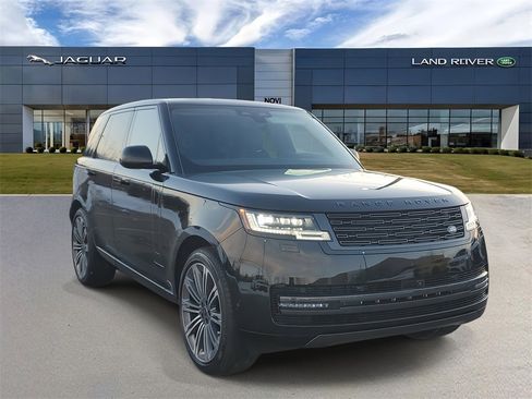 New 2025 Land Rover Range Rover SE image 4