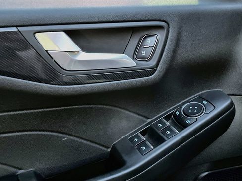 Used 2024 Ford Escape ST-Line w/ Tech Pack #1 FWD image 18