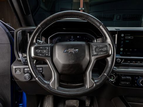 Used 2022 Chevrolet Silverado 1500 ZR2 w/ Technology Package image 19