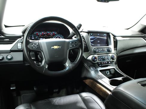 Used 2018 Chevrolet Suburban LT AWD/4WD image 2