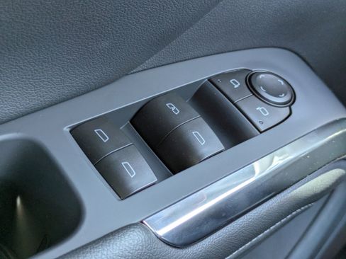 New 2026 Chevrolet Traverse LT image 16