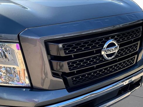 Used 2021 Nissan Titan SV w/ SV Convenience Package AWD/4WD image 29