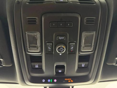 Used 2021 GMC Yukon XL Denali w/ Advanced Technology Package AWD/4WD image 25