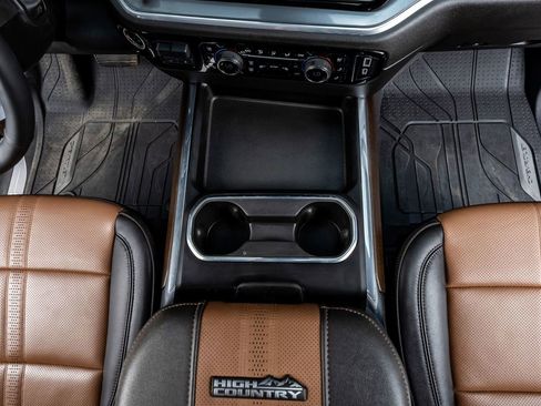 Used 2024 Chevrolet Silverado 3500 High Country w/ High Country Premium Package image 27