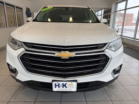 Used 2018 Chevrolet Traverse LT image 2