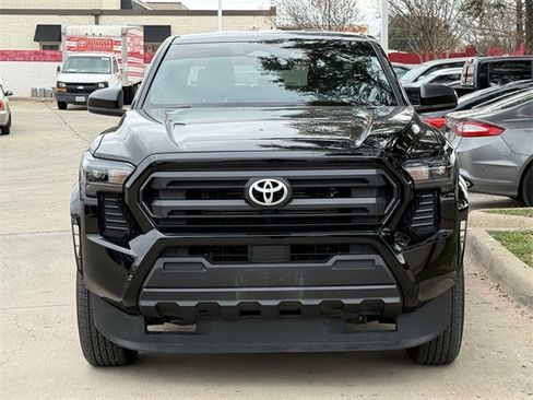 Used 2025 Toyota Tacoma SR image 6