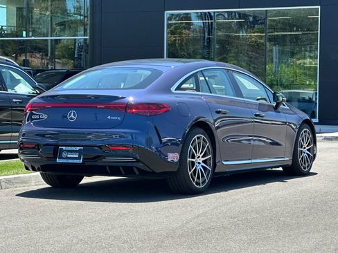 Used 2023 Mercedes-Benz EQS 580 4MATIC Sedan w/ Exclusive Trim Package image 3