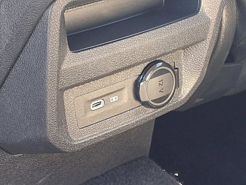 Used 2024 Volkswagen Tiguan Wolfsburg Edition image 13