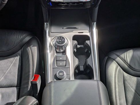 Used 2022 Ford Explorer Platinum w/ Technology Package AWD/4WD image 21