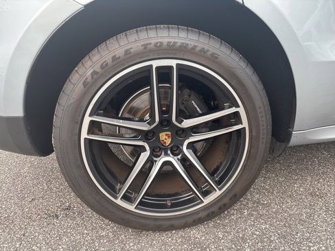 Used 2021 Porsche Macan image 11